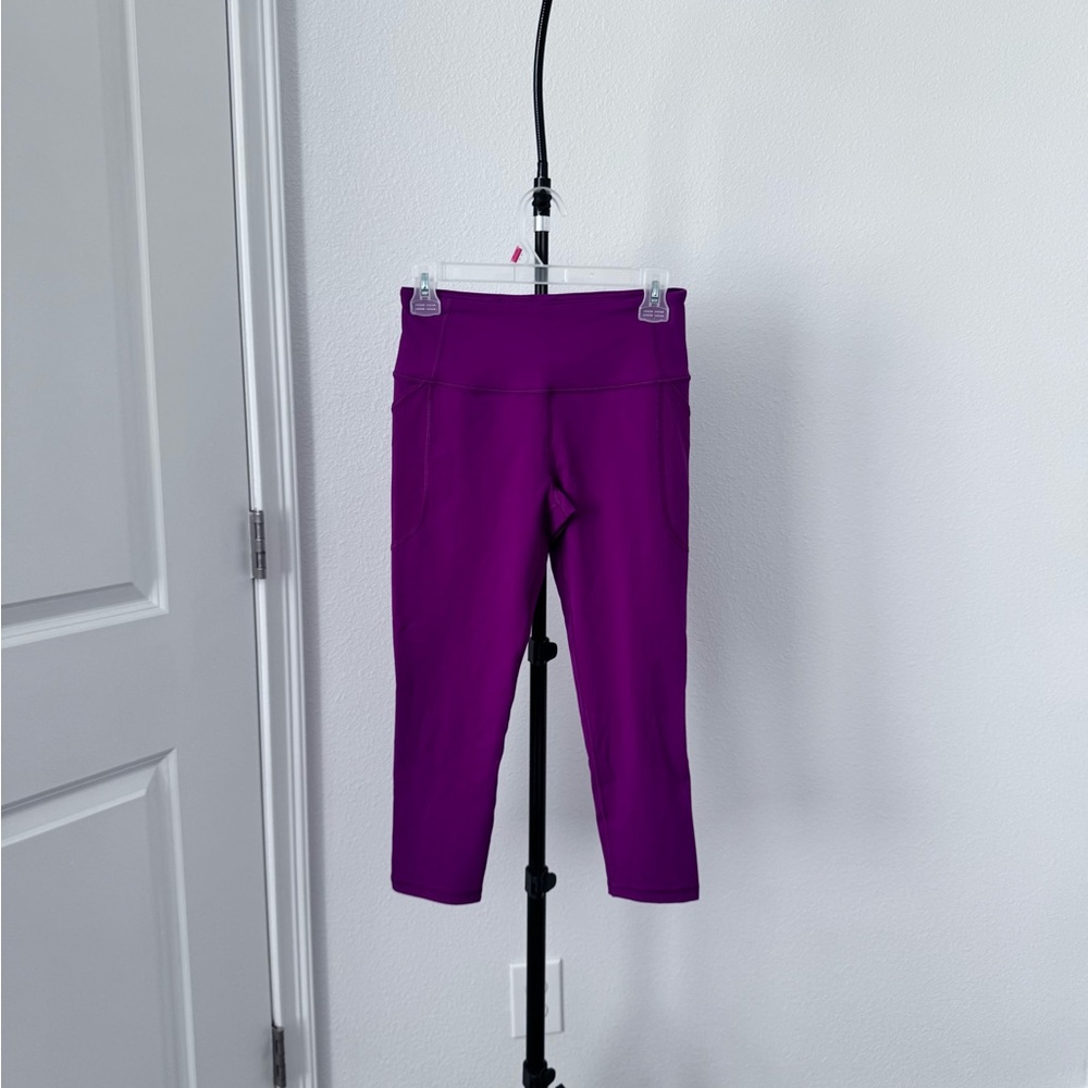 Victoria's Secret Vibrant Plum Capri Leggings
